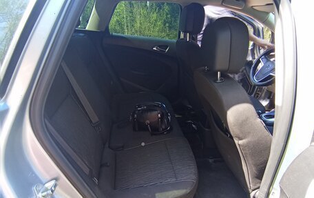 Opel Astra J, 2014 год, 600 000 рублей, 2 фотография