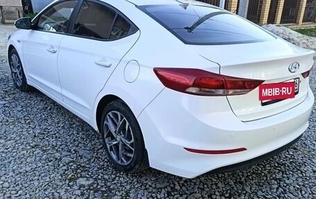 Hyundai Elantra VI рестайлинг, 2018 год, 1 250 000 рублей, 3 фотография
