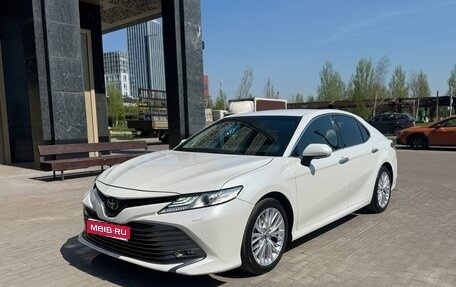 Toyota Camry, 2018 год, 2 850 000 рублей, 1 фотография
