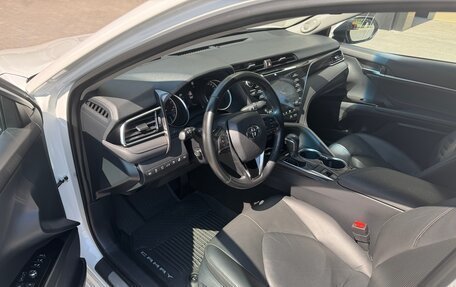 Toyota Camry, 2018 год, 2 850 000 рублей, 9 фотография