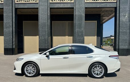 Toyota Camry, 2018 год, 2 850 000 рублей, 8 фотография