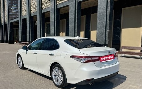 Toyota Camry, 2018 год, 2 850 000 рублей, 7 фотография