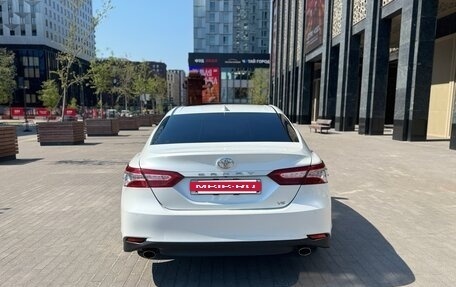 Toyota Camry, 2018 год, 2 850 000 рублей, 6 фотография
