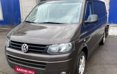Volkswagen Transporter T5 рестайлинг, 2011 год, 1 450 000 рублей, 1 фотография