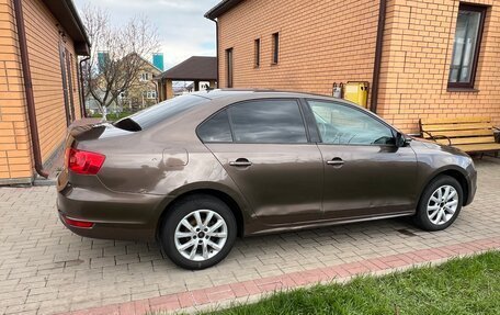 Volkswagen Jetta VI, 2013 год, 930 000 рублей, 3 фотография