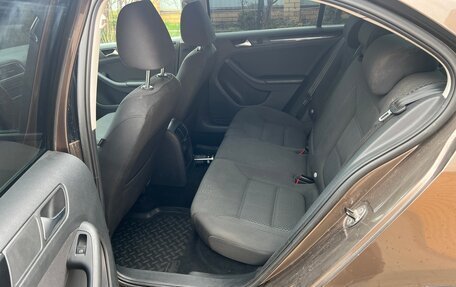 Volkswagen Jetta VI, 2013 год, 930 000 рублей, 10 фотография
