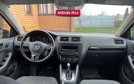 Volkswagen Jetta VI, 2013 год, 930 000 рублей, 6 фотография