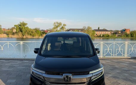 Honda Stepwgn IV, 2018 год, 2 370 000 рублей, 13 фотография
