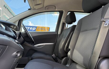 Toyota ISis I, 2010 год, 1 290 000 рублей, 10 фотография