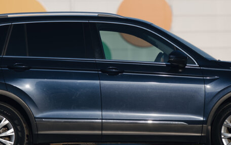 Volkswagen Tiguan II, 2017 год, 2 598 000 рублей, 2 фотография