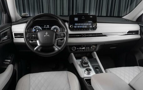 Mitsubishi Outlander, 2022 год, 4 812 000 рублей, 9 фотография