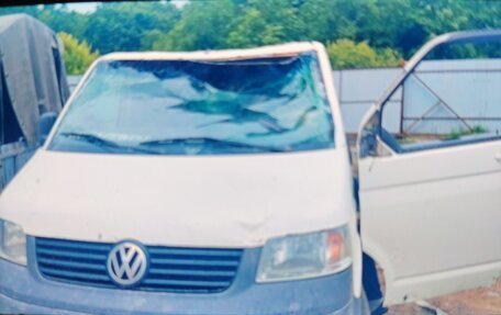Volkswagen Transporter T5 рестайлинг, 2004 год, 300 000 рублей, 1 фотография