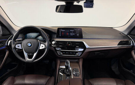 BMW 5 серия, 2020 год, 4 240 000 рублей, 14 фотография