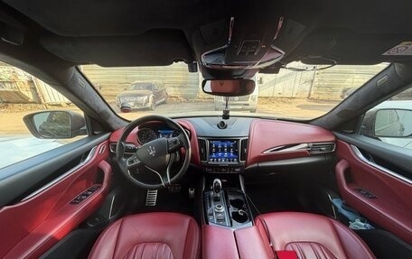 Maserati Levante I, 2017 год, 4 500 000 рублей, 4 фотография