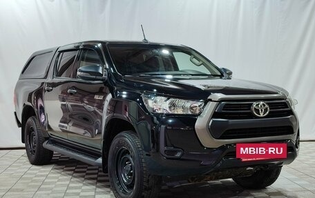 Toyota Hilux VIII, 2021 год, 3 500 000 рублей, 3 фотография