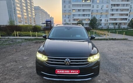 Volkswagen Tiguan II, 2022 год, 4 100 000 рублей, 3 фотография