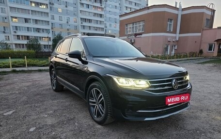 Volkswagen Tiguan II, 2022 год, 4 100 000 рублей, 2 фотография