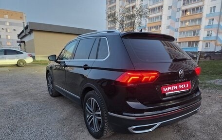 Volkswagen Tiguan II, 2022 год, 4 100 000 рублей, 5 фотография