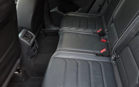 Volkswagen Tiguan II, 2022 год, 4 100 000 рублей, 16 фотография