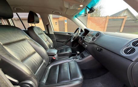Volkswagen Tiguan I, 2010 год, 890 000 рублей, 11 фотография