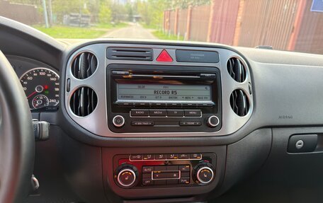 Volkswagen Tiguan I, 2010 год, 890 000 рублей, 17 фотография