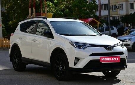 Toyota RAV4, 2019 год, 2 900 000 рублей, 2 фотография