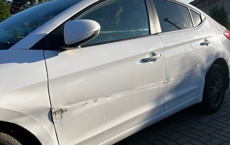Hyundai Elantra VI рестайлинг, 2018 год, 550 000 рублей, 5 фотография