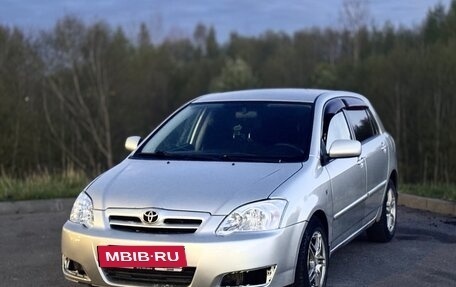 Toyota Corolla, 2004 год, 550 000 рублей, 3 фотография