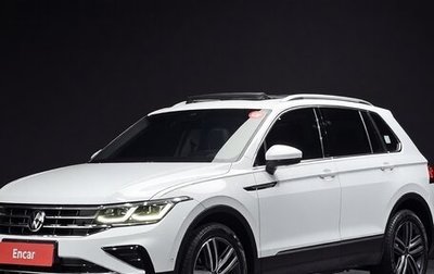 Volkswagen Tiguan II, 2023 год, 3 600 000 рублей, 1 фотография