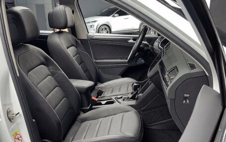 Volkswagen Tiguan II, 2023 год, 3 600 000 рублей, 7 фотография