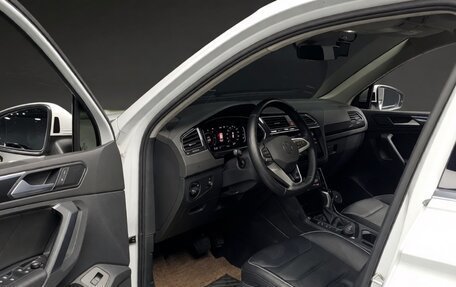 Volkswagen Tiguan II, 2023 год, 3 600 000 рублей, 8 фотография