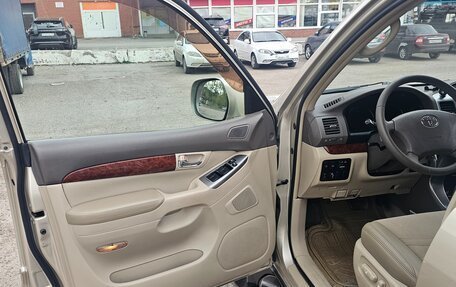 Toyota Land Cruiser Prado 120 рестайлинг, 2007 год, 1 950 000 рублей, 11 фотография