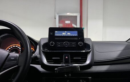 Toyota Yaris, 2021 год, 1 280 000 рублей, 17 фотография