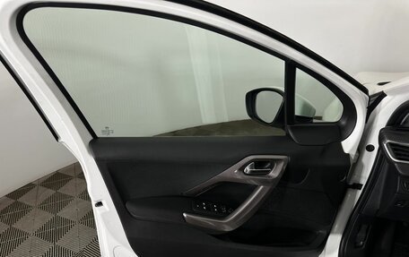 Peugeot 2008 II, 2014 год, 880 000 рублей, 8 фотография