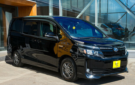 Toyota Voxy III, 2014 год, 1 785 000 рублей, 5 фотография