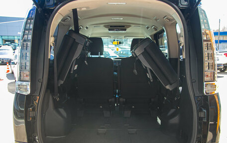 Toyota Voxy III, 2014 год, 1 785 000 рублей, 9 фотография