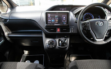 Toyota Voxy III, 2014 год, 1 785 000 рублей, 15 фотография