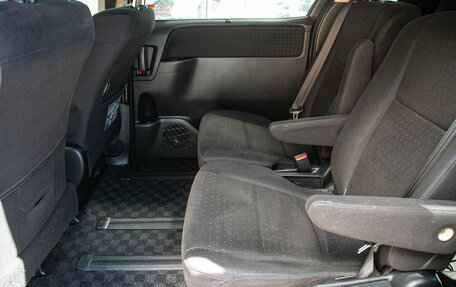 Toyota Voxy III, 2014 год, 1 785 000 рублей, 14 фотография