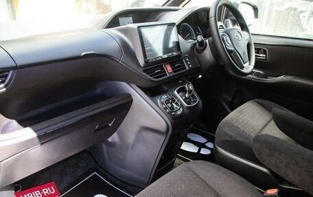 Toyota Voxy III, 2014 год, 1 785 000 рублей, 13 фотография