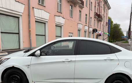 Hyundai Solaris II рестайлинг, 2013 год, 380 000 рублей, 2 фотография