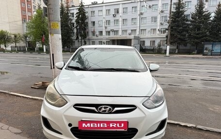 Hyundai Solaris II рестайлинг, 2013 год, 380 000 рублей, 3 фотография