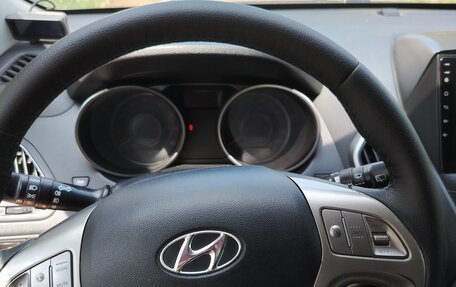 Hyundai ix35 I рестайлинг, 2011 год, 1 100 000 рублей, 10 фотография