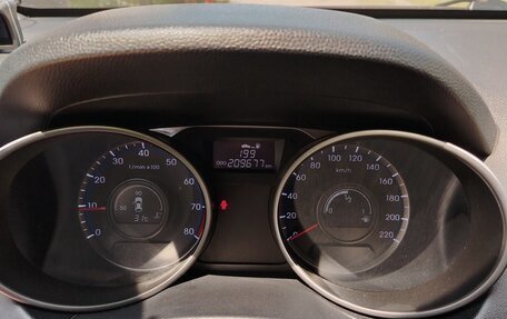 Hyundai ix35 I рестайлинг, 2011 год, 1 100 000 рублей, 13 фотография