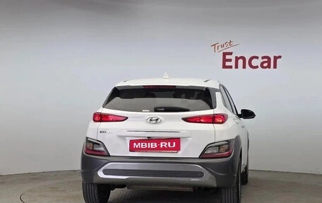 Hyundai Kona I, 2022 год, 1 373 000 рублей, 4 фотография
