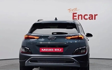 Hyundai Kona I, 2022 год, 1 417 000 рублей, 4 фотография