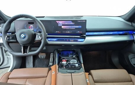 BMW 5 серия, 2025 год, 8 840 010 рублей, 5 фотография