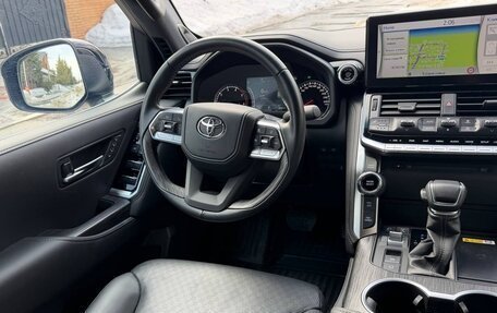 Toyota Land Cruiser, 2024 год, 14 350 000 рублей, 7 фотография