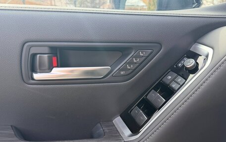 Toyota Land Cruiser, 2024 год, 14 350 000 рублей, 15 фотография