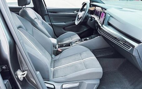 Volkswagen Golf VIII, 2022 год, 1 439 000 рублей, 10 фотография