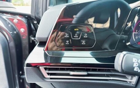 Volkswagen Golf VIII, 2022 год, 1 439 000 рублей, 14 фотография